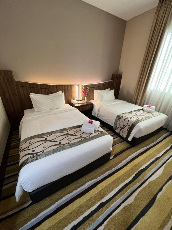 Nova Hotel Мири Экстерьер фото